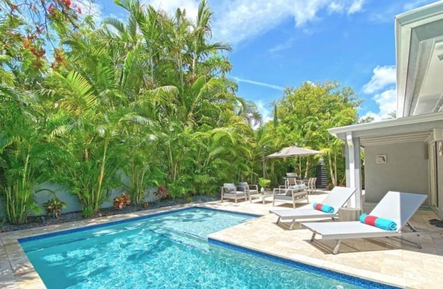 Luxury 3br/3ba Family Pool Home In Heart Of It All