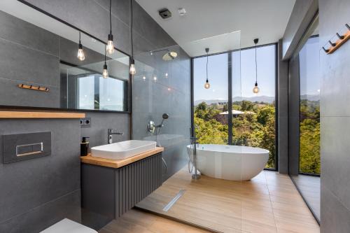 Luxury 3BR Apartment with shared pool