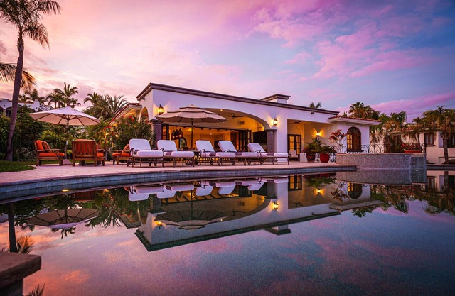 Luxury 5 BR Ocean View Casa de las Risas w/ Pool, Wifi + In-Villa Gym!