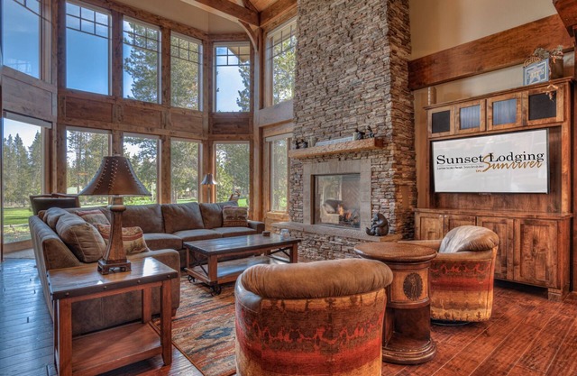 Luxury 5 EnSuites, Hot Tub, A/C, 12 SHARC, Golf Course View