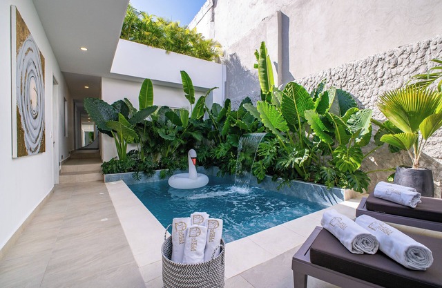 Luxury 5-Suite Villa, Pool, Maid, Deluxe Breakfast, Security, More