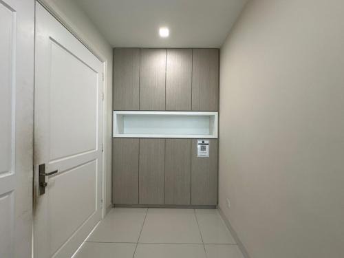 Luxury 5BR stay walk to beach & Night market fun