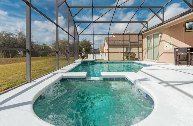 5BR ♥ Piscina privada ♥ Bañera de hidromasaje ♥ Cerca de todos los parques de atracciones
