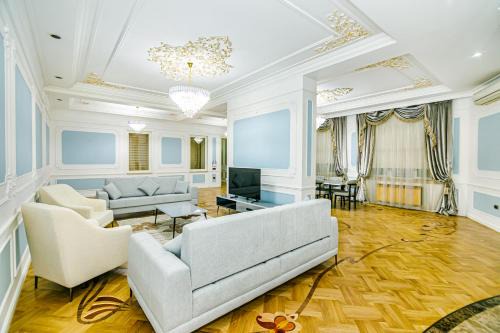 Luxury 7 bedroom Apartment in Nizami street