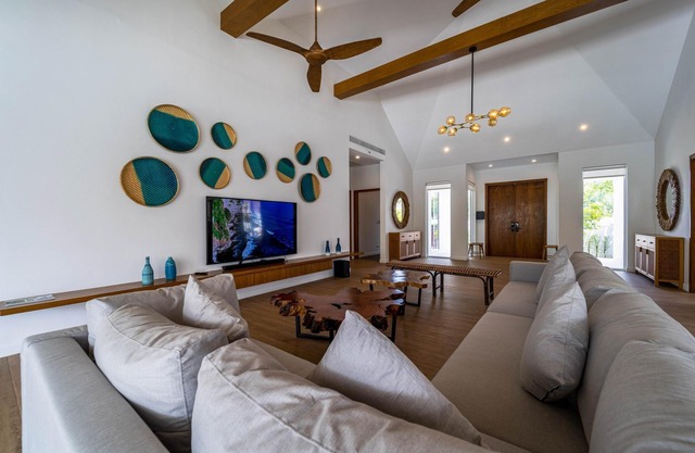 Luxury 7 Bedroom Pool Villa! (WL67)