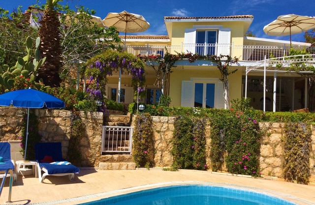 Villa con impresionantes vistas al mar, a 200 metros de la playa!