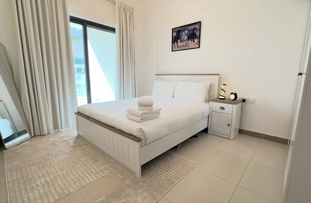 Luxury and Cozy 1-BHK W/ Huge Balconies, Pool & Gym near Silicon Central Mall