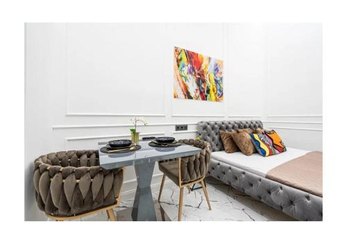 Luxury apartment, chic neighborhood