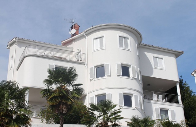 Apartamento de lujo en Opatija para 8 personas con piscina y ropa de cama de seda