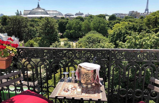 Luxury apartment Paris 8th district