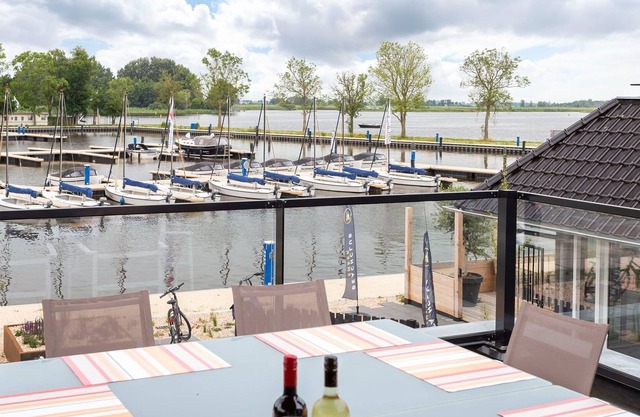 Apartamento de lujo con terraza y todas las instalaciones del puerto de Sneek