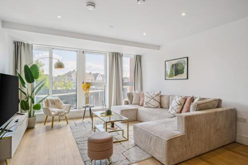 Luxury Apartment - West Wimbledon with Cinema & Game Room, Gym, Parking