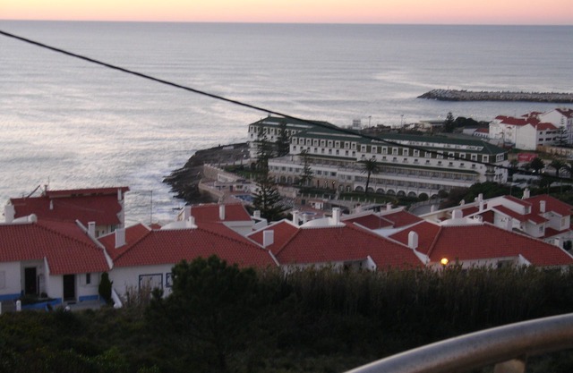 Apartamento de lujo en Ericeira w / vista al mar, piscina y 5 minutos andando de la playa