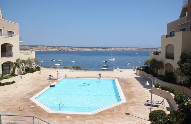 Apartamento de lujo con piscina y el mar abierto Vistas