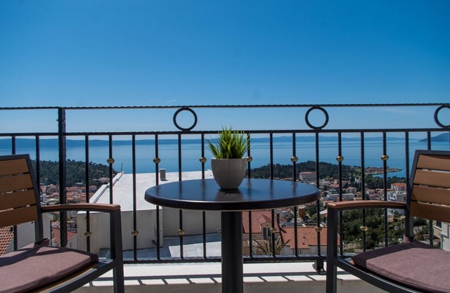 Luxury Apt In Villa Rubin Shared Pool Sea View