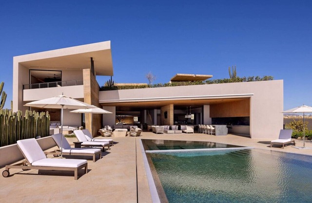 Luxury Beach Estate Oasis in Diamante – Sleeps 20