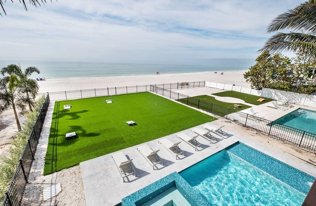Beachfront Paradise - Ocho Habitaciones Casa, Capacidad 18