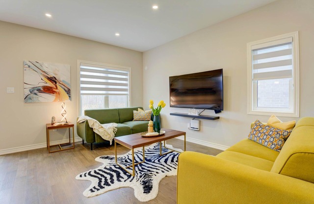 Luxury Blue Mountain Escape: Retreat with Stunning Views & Prime Location