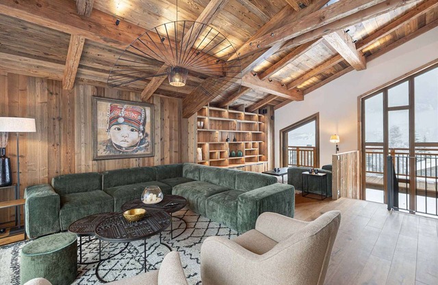 Chalet con piscina, cerca de las pistas y el centro de Courchevel