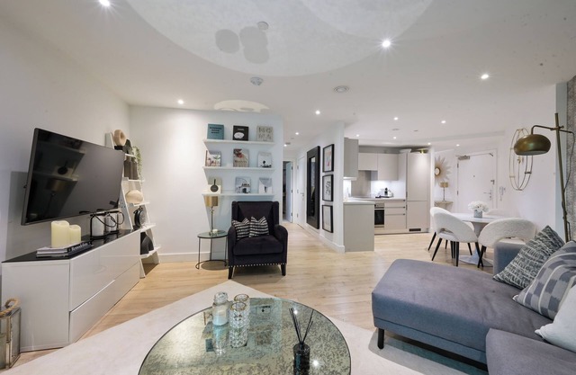 Luxury Collection- Designer 2 Bedroom Apartment - Superhost Status