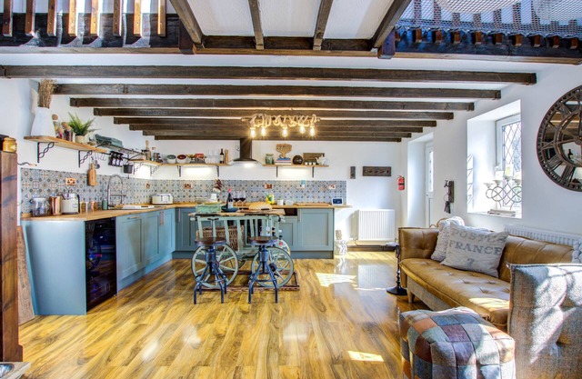 Lujoso-Rural-Vista al campo-Baño con bañera-Luxury Cottage Sleeps 8