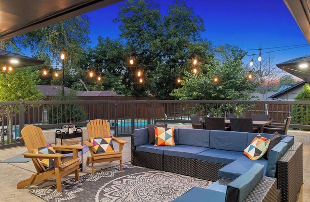 Luxury Dallas Villa Guest Suite Pack n Play!