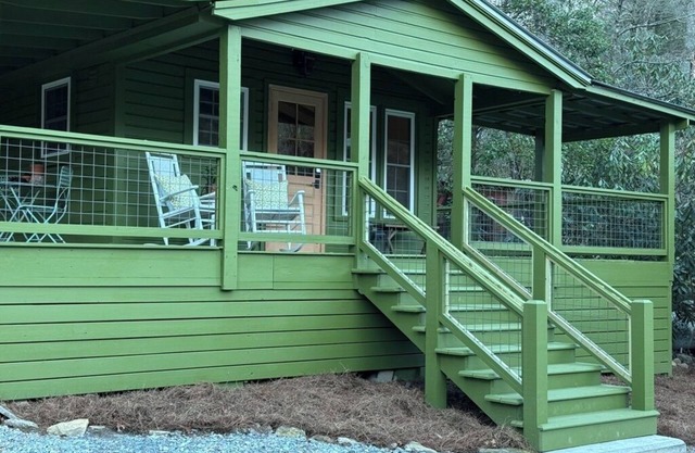 Luxury Designer Cottage in Walkable Downtown Cashiers