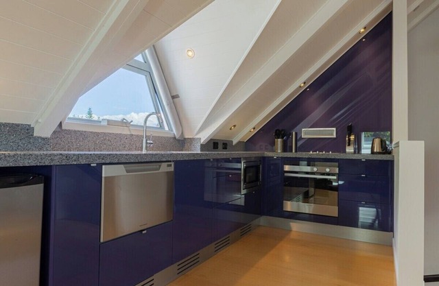 Luxury Eco Apt w/ Pool, Gym & Sauna - Adults only