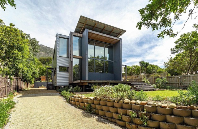 Luxury Eco Haven with Garden Cottage - Hout Bay