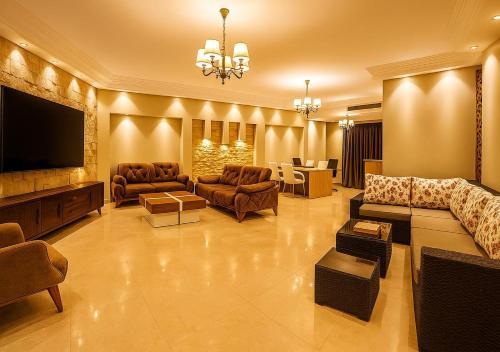 Luxury Escape with Pool Access