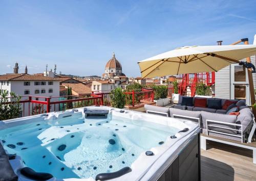 Luxury Florence Penthouse with Rooftop Terrace