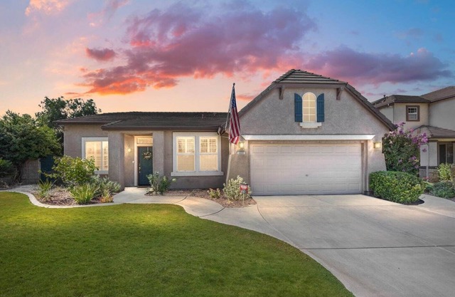 Luxury Gated Retreat Golf Course Views Sleeps 8