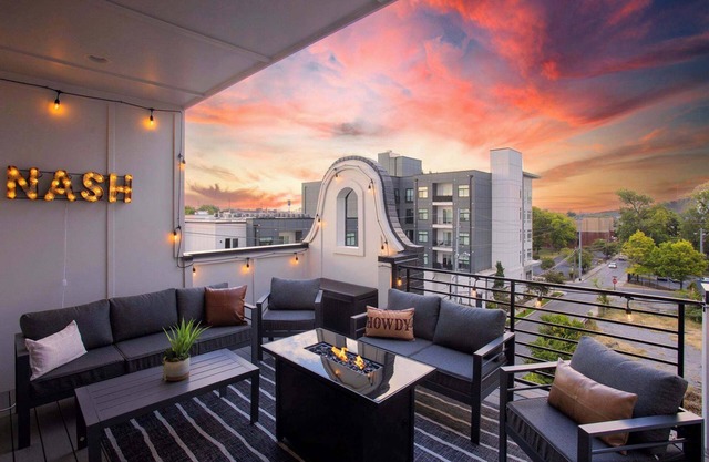 Luxury House in Nashville with Rooftop Deck