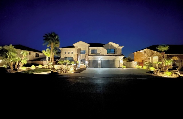 Luxury house with heated pool - hot tub-air hockey-ping pong