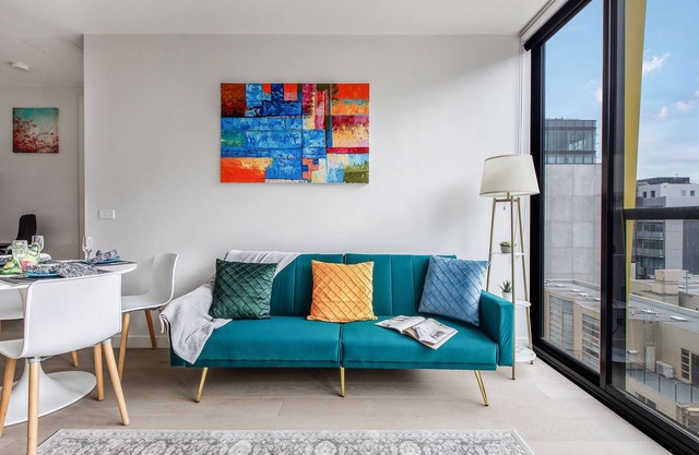 Luxury Living in Heart of South Yarra near Jam Factory, Prahran Market Chapel St