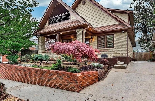Luxury Living w/ Skyline View+Wine Bar+Huge Master Suite near PCM & Beltline