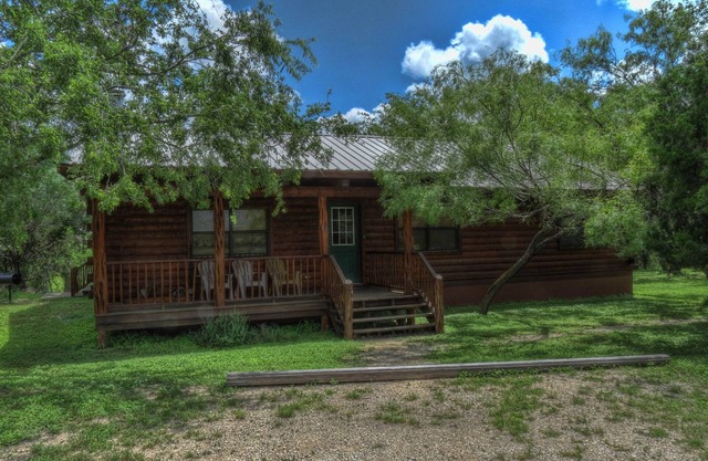 LUXURY LOG CABIN #1 FRIO RIVER WATER FRONT