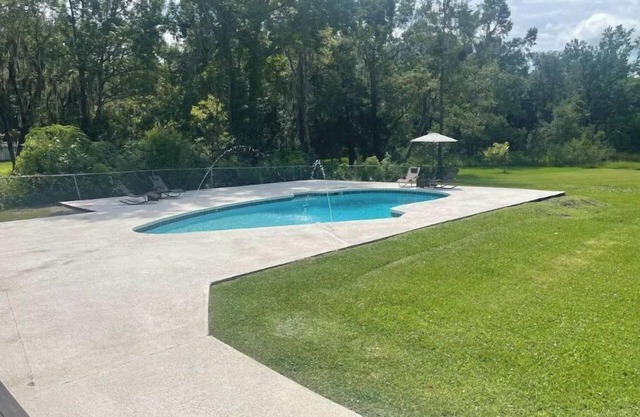 Luxury Mansion w/ Putting Green and Lavish Pool