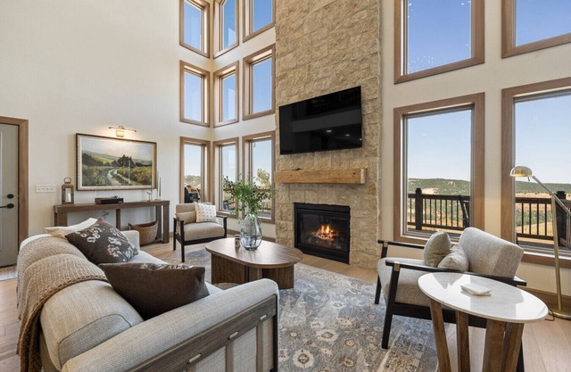 Luxury Mountain Retreat with Breathtaking Views | 5BR/5.5BA