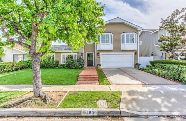 Casa de lujo en Newport Beach, en un vecindario ideal para familias, comisariada por compañeros de alojamiento