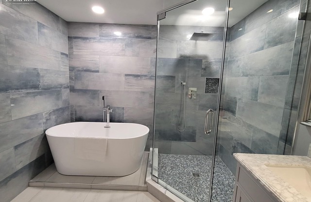 😍LUXURY @ NORTH BEACH 100% REMODELED #1814 Oceanfront!!