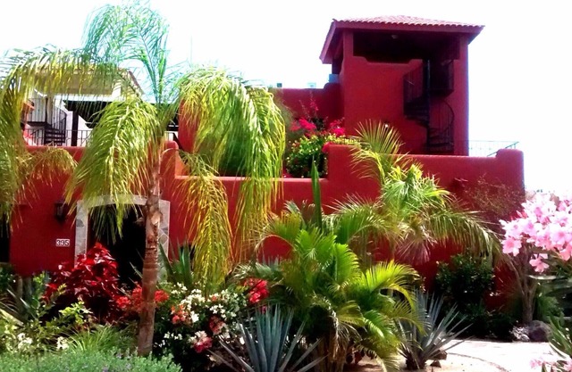 Lujo en la Baja Rugosa - Casa Jardin Azul, Bahía Loreto