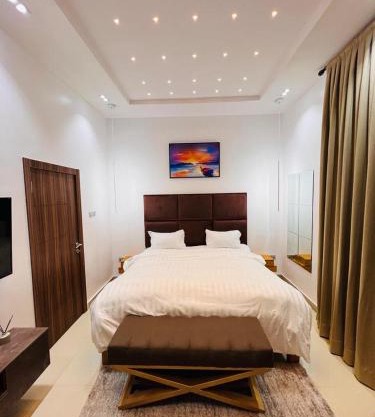 Luxury One Bedroom Apartment