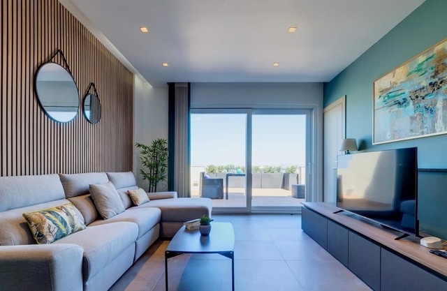Luxury Penthouse with Terrace and Views
