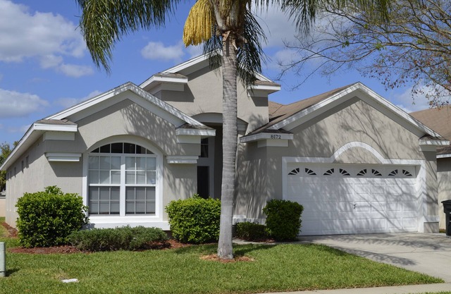 Pasos hacia Disney, Luxury Pool Home, 2 Master Suites, Gated, Game Rm, WIFI gratuito, BBQ