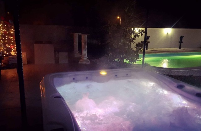 Villa de lujo con piscina -8 duerme con hidromasaje al aire libre
