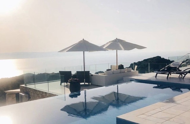 Villa de lujo con piscina en Skiathos