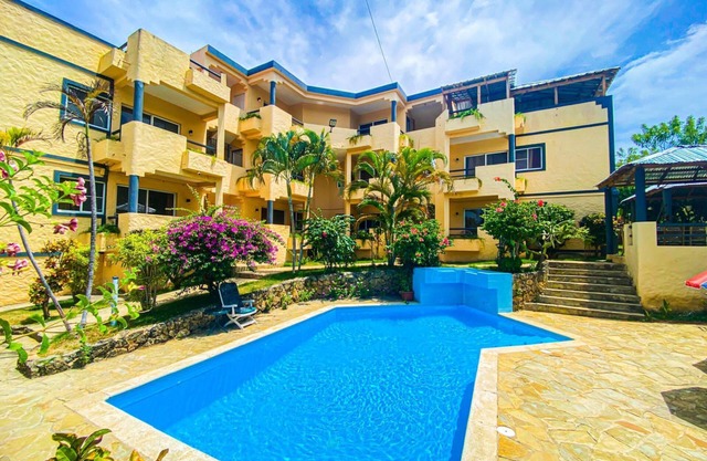 Villas privadas de lujo con piscina. Sin tarifas de todo incluido. ¡Duerme 40!