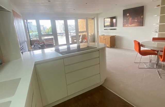 Luxury riverside apartment in Battersea