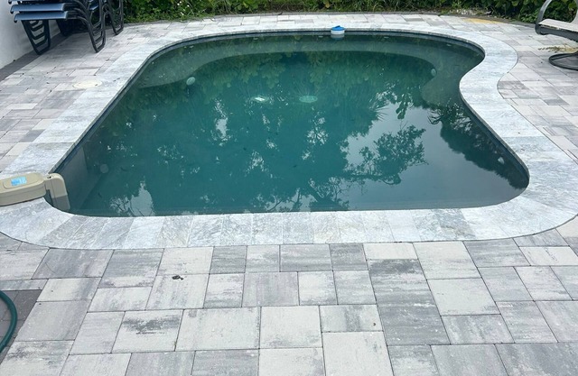 Luxury Sarasota House: Oversized Hot Tub, Near Beaches & Downtown Fun!